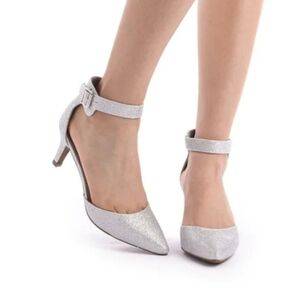 Dream Pairs Low Heel Ankle Strap Pumps Size 6.5